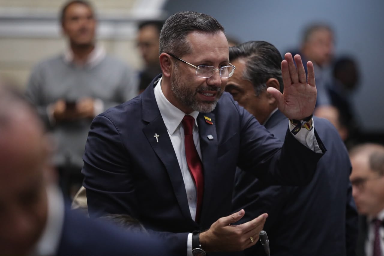 Bogotá. Septiembre 15 de 2026. Se realiza en el Senado de la República la votación de la moción de censura contra el ministro de Vivienda, Jaime Andrés Beltrán Martínez. (Colprensa - Cristian Bayona).