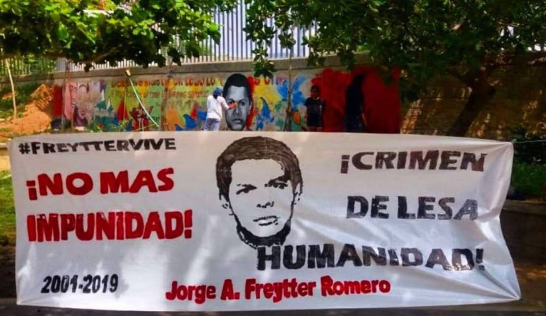 Protestas por el asesinato del profesor Jorge Adolfo Freytter Romero.                     Foto: Twitter @HacemosMemoria