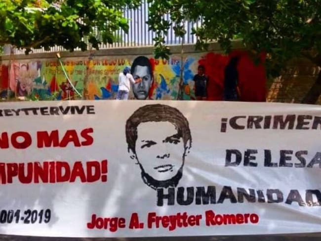 Protestas por el asesinato del profesor Jorge Adolfo Freytter Romero.                     Foto: Twitter @HacemosMemoria