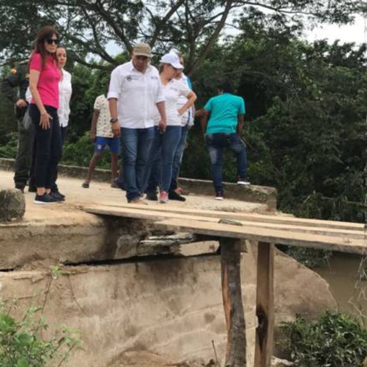 Santa Rosa de Lima, Fundación, incomunicado por caída del puente