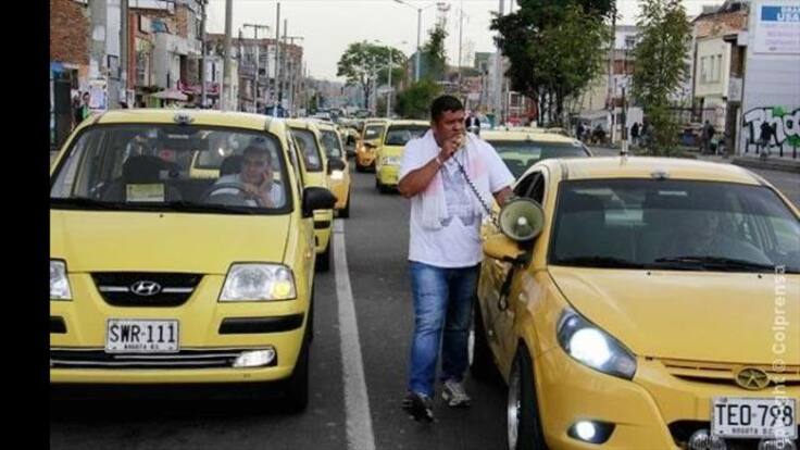 El Gobierno es irresponsable en la entrega de pases de conducción: taxistas