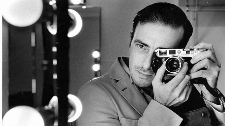 Víctor Clavijo convierte las letras de reguetón en poesía contemporánea