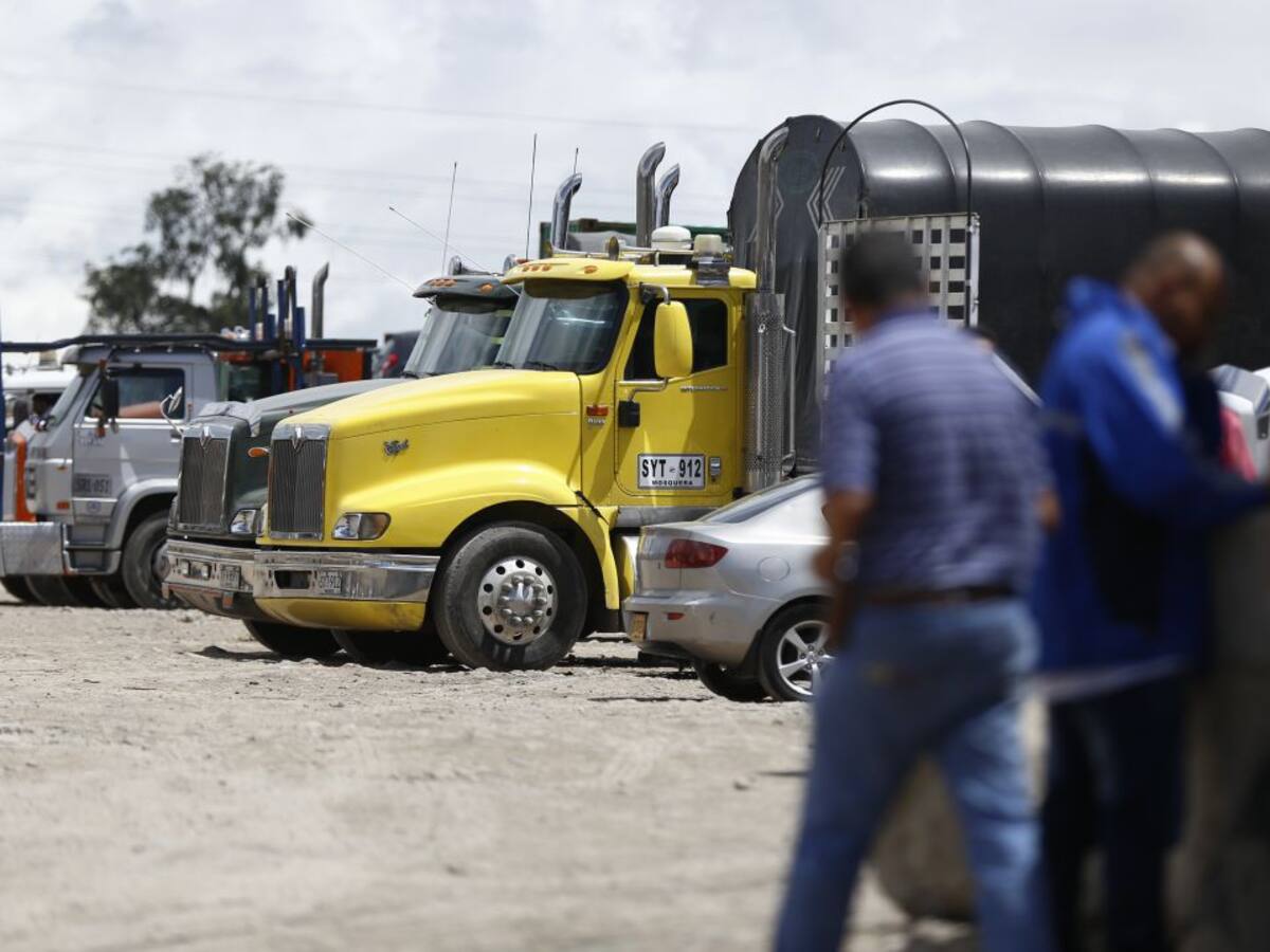 Camioneros en Barranquilla se unen a paro nacional