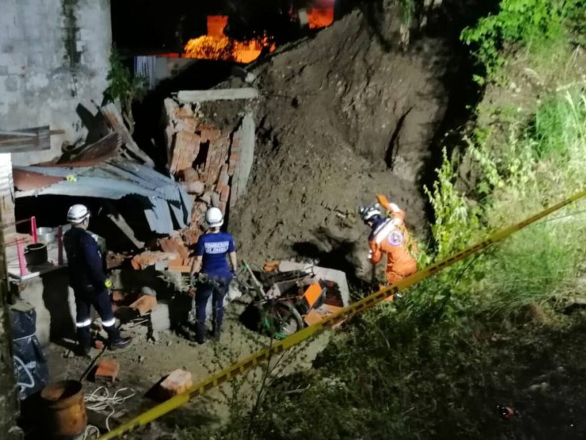 Fuertes lluvias provocan deslizamiento afectando viviendas en La Dorada