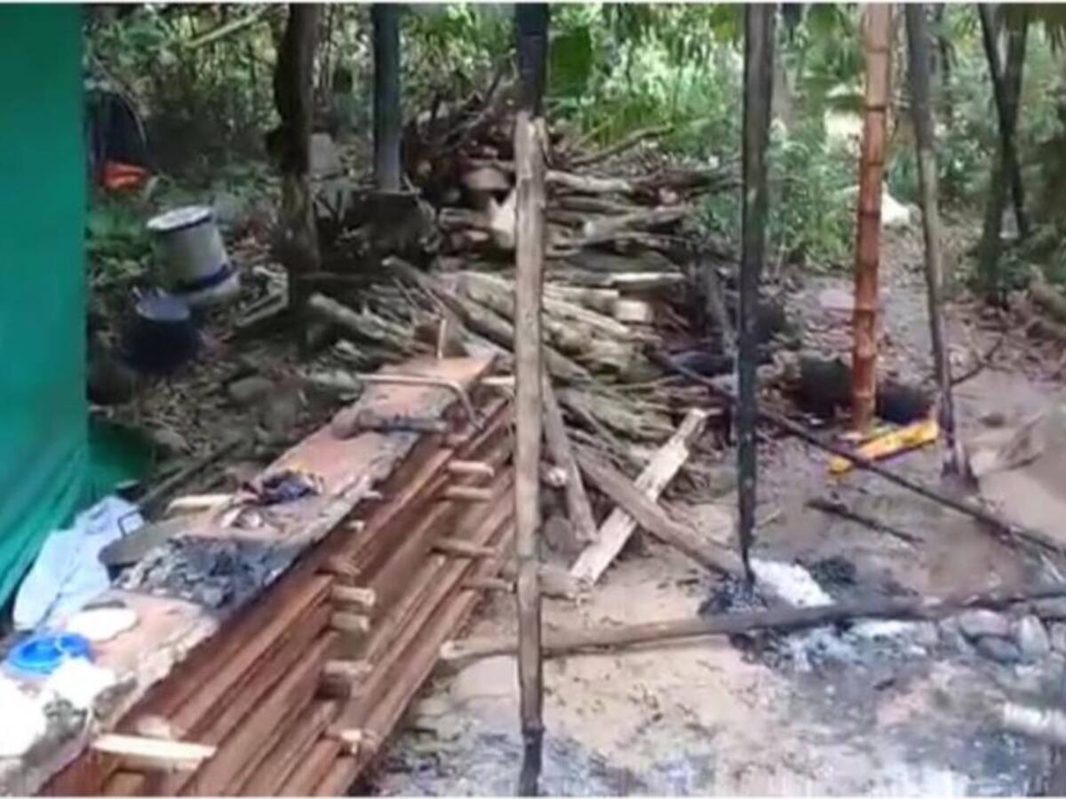 Familia de Risaralda denuncia que la fuerza pública incendió su casa