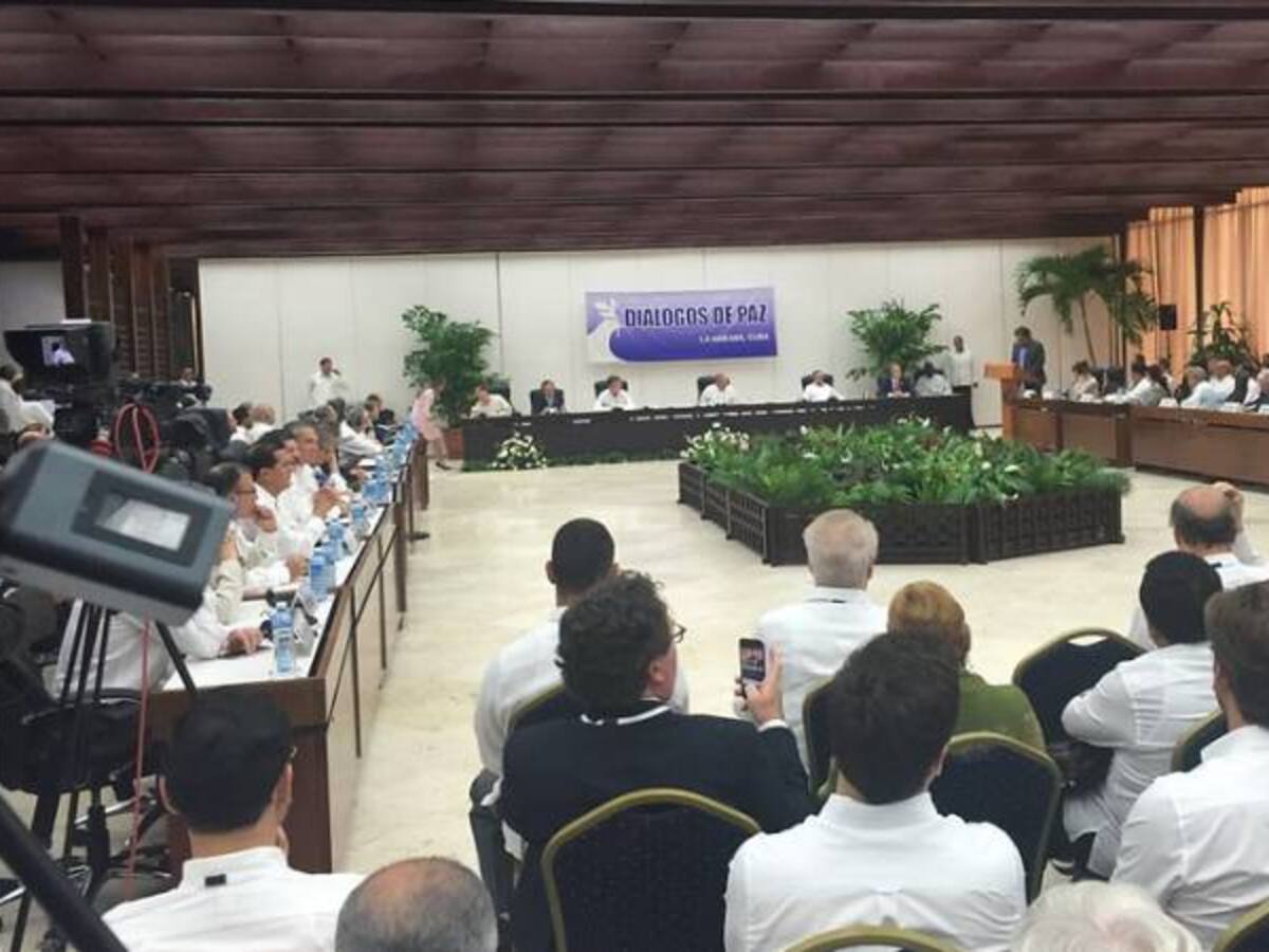 Desarme y concentración de la guerrilla están supeditados a la refrendación: Farc