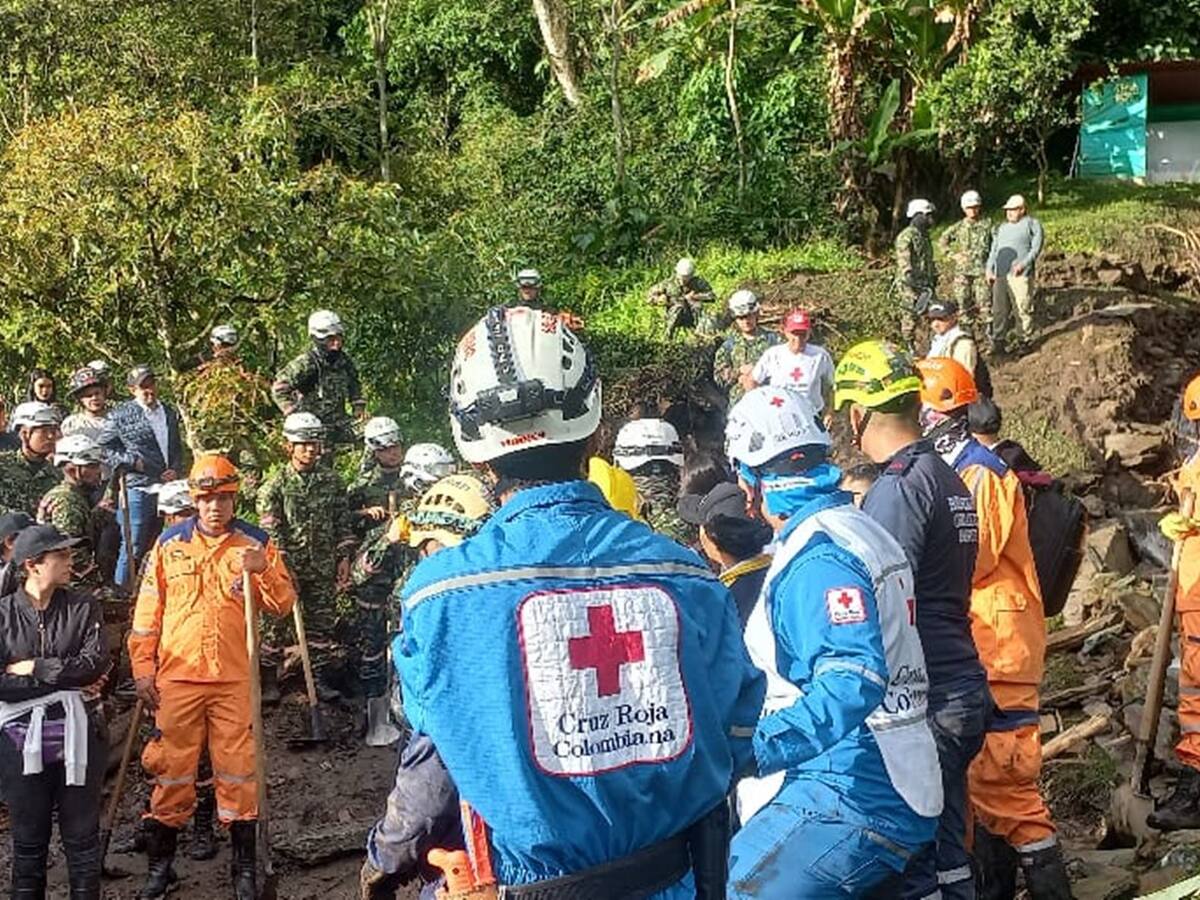 Una persona desaparecida deja la creciente de una quebrada en el Cañón del Combeima