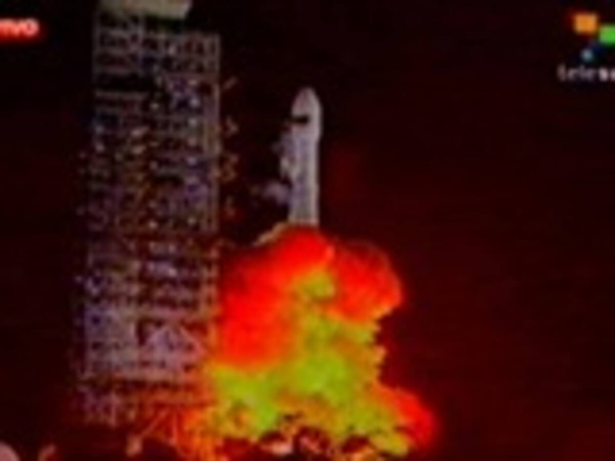 Lanzado satélite venezolano 'Simón Bolívar' desde base en China