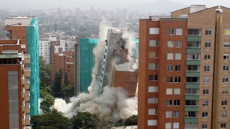 La investigación está relacionada con presuntas irregularidades cometidas en la construcción del edificio Bernavento ubicado en el sector La Loma de Los Bernal. Foto: Colprensa / JUAN AUGUSTO CARDONA