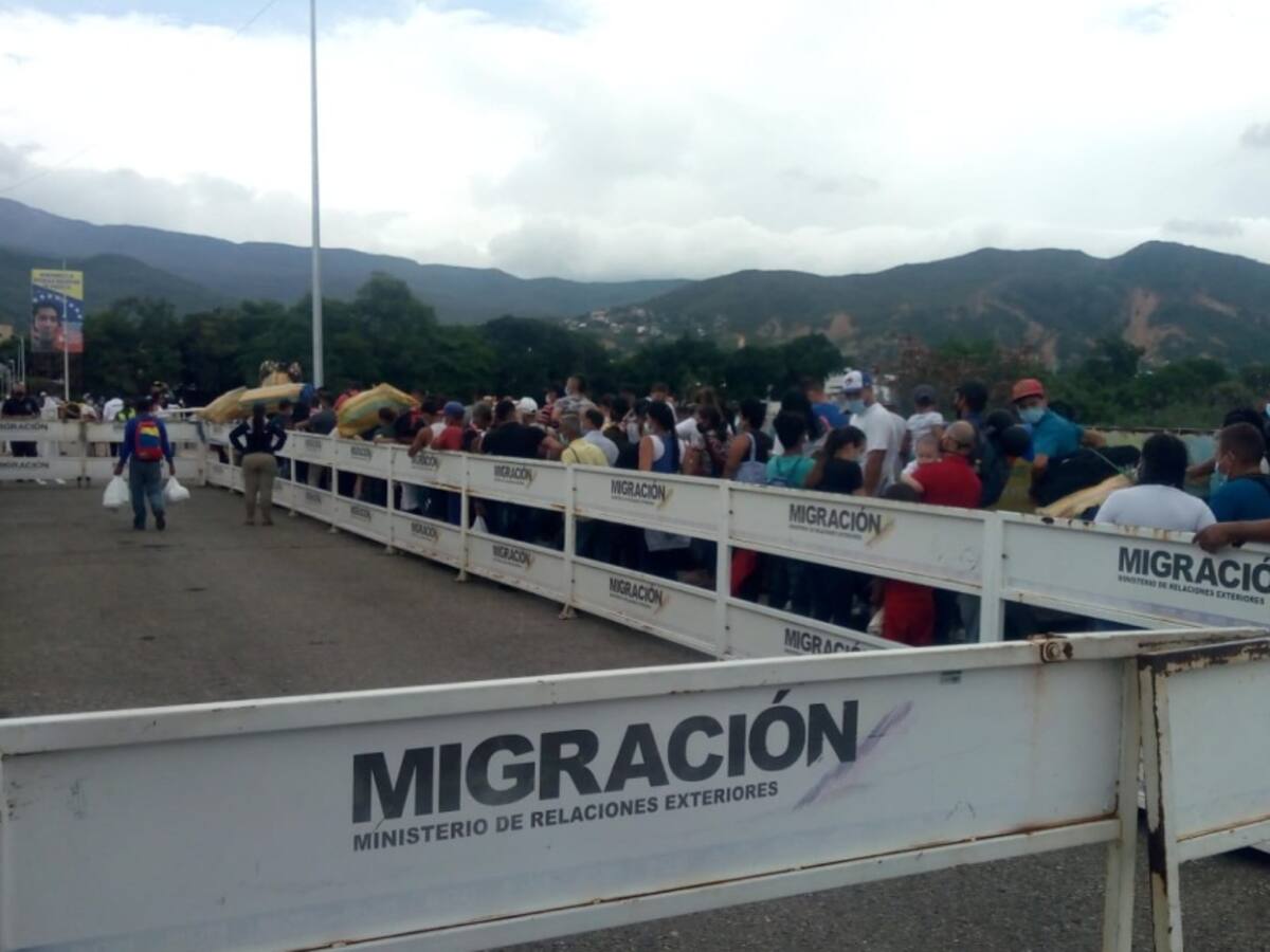 Migración Colombia ampliará horario en con Venezuela en el Día sin IVA