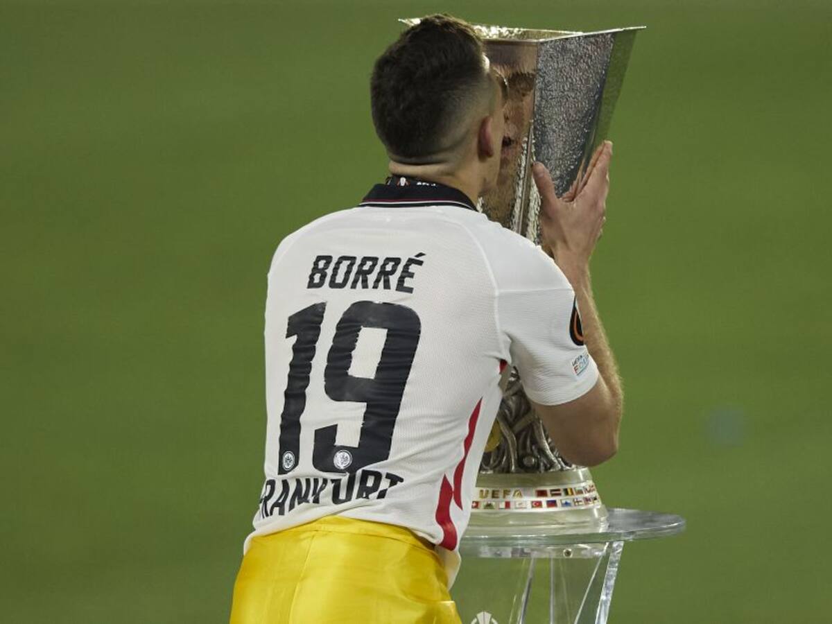 Santos Borré califica la Liga de Europa como el mejor título de su carrera