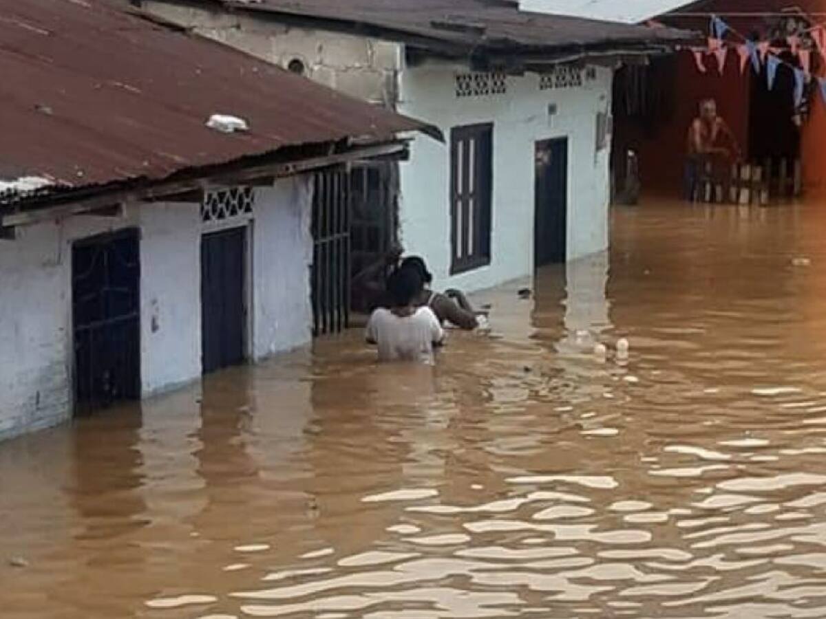 Más de 300 familias afectadas en Zaragoza, Antioquia por creciente súbita