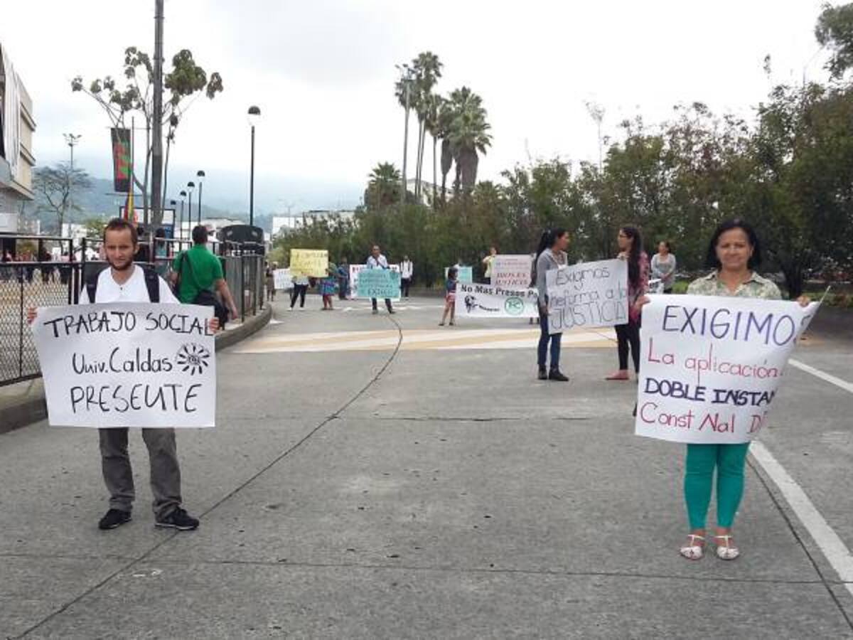 En Manizales marcharon reclamando los derechos de los internos del país