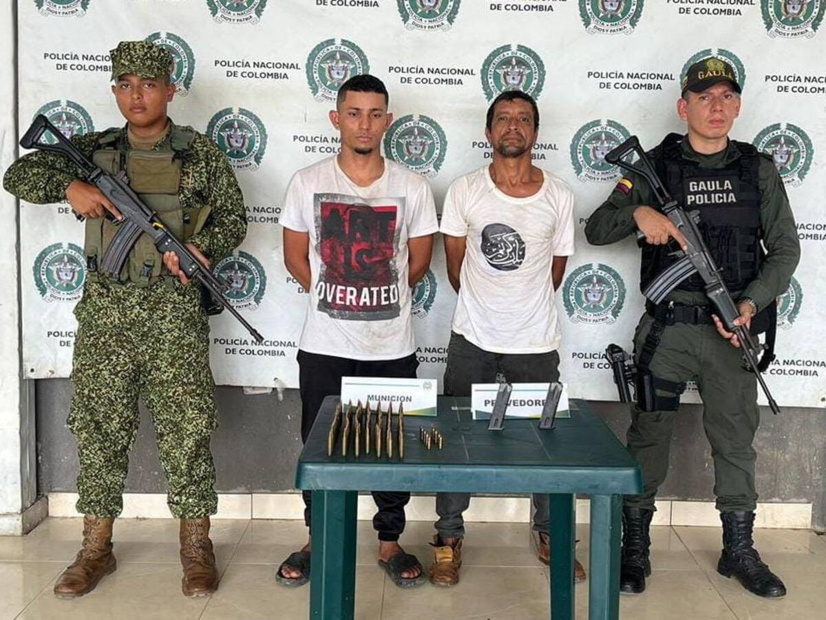 En Bolívar dos presuntos miembros del Clan del Golfo camuflaban armas en bultos de plátano