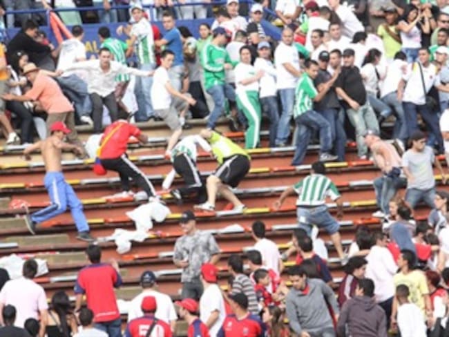 Barras bravas firman acuerdo de paz en Bucaramanga
