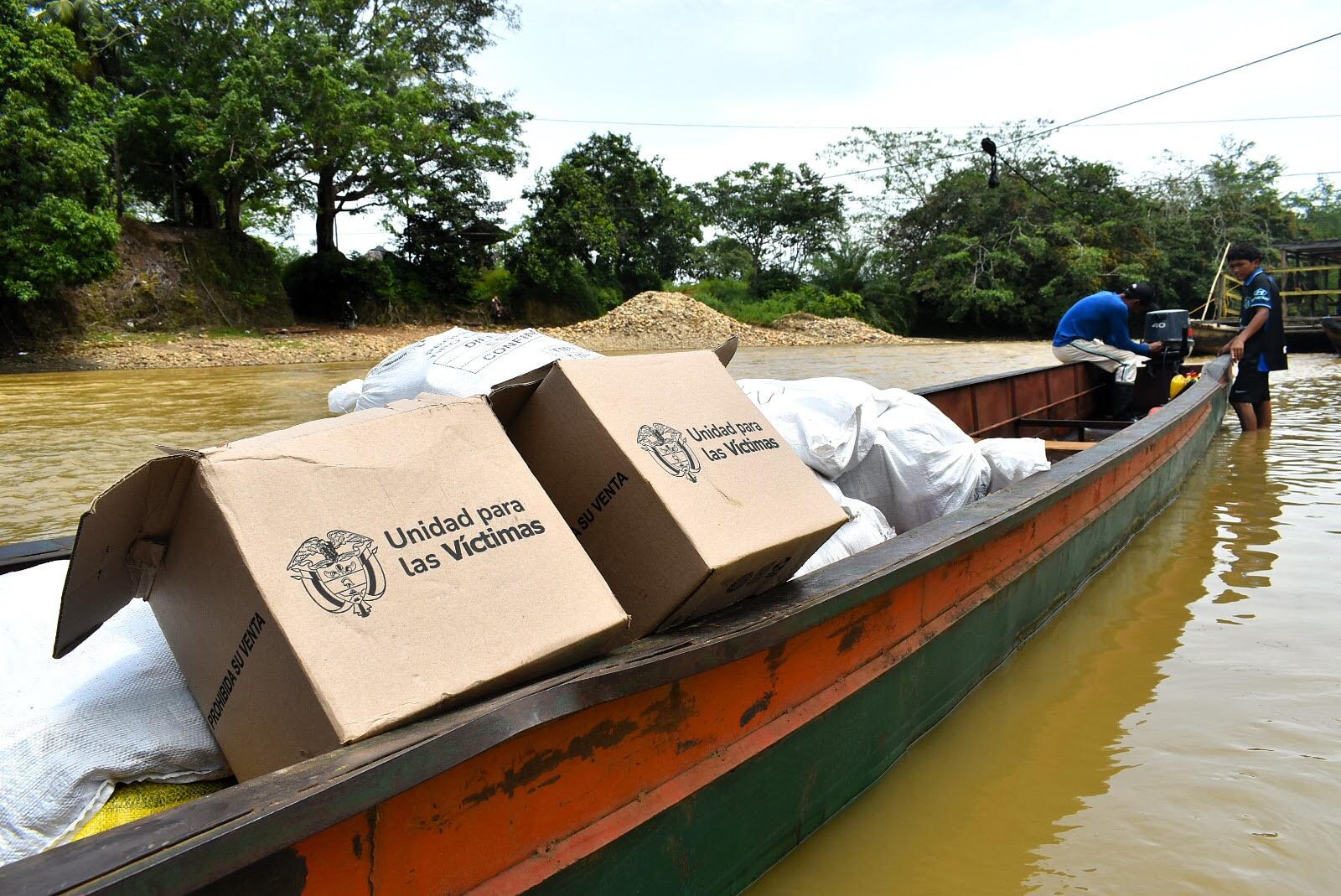 Ayuda humanitaria entregada a familias afectadas por la violencia de los grupos armados ilegales. Foto: Unidad de Víctimas.