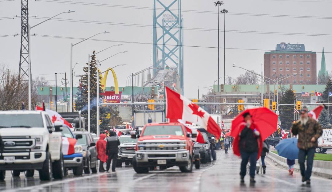 Bloqueos de camioneros y campesinos canadienses en cercanía de la frontera con Estados Unidos.      Foto: Getty 