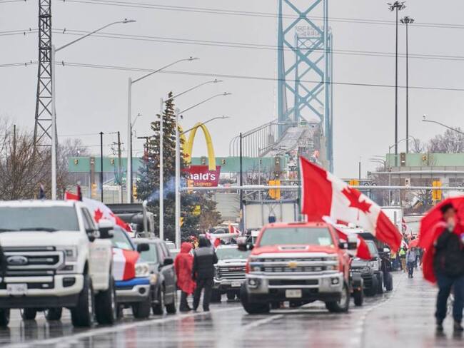 Bloqueos de camioneros y campesinos canadienses en cercanía de la frontera con Estados Unidos.      Foto: Getty 