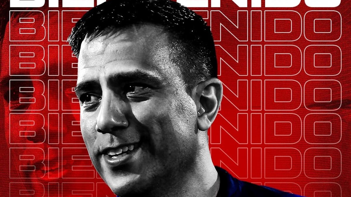 Junior hizo oficial la contratación del entrenador César Farías