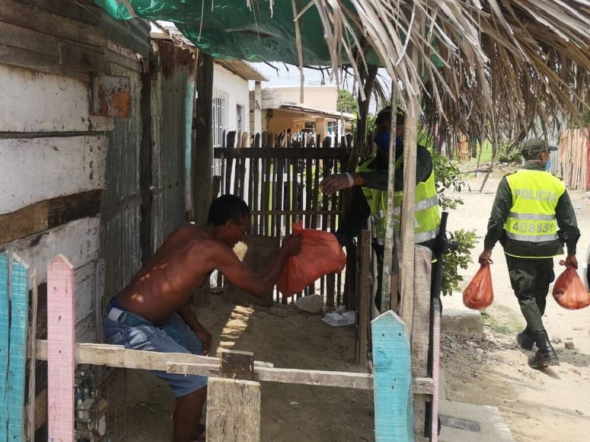 Comunidades vulnerables en Cartagena reciben donaciones de la Policía