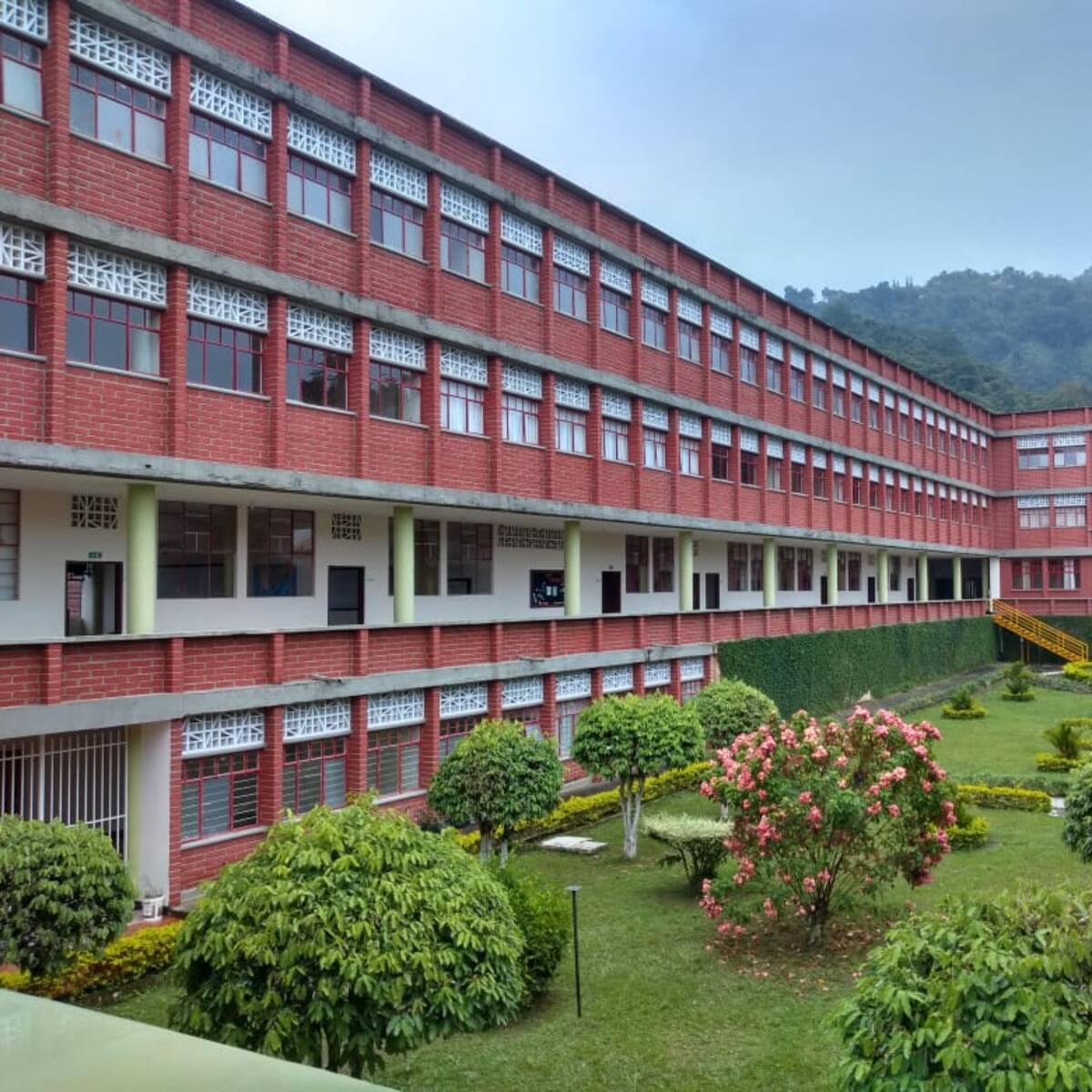 Otro colegio de Floridablanca cierra sus puertas