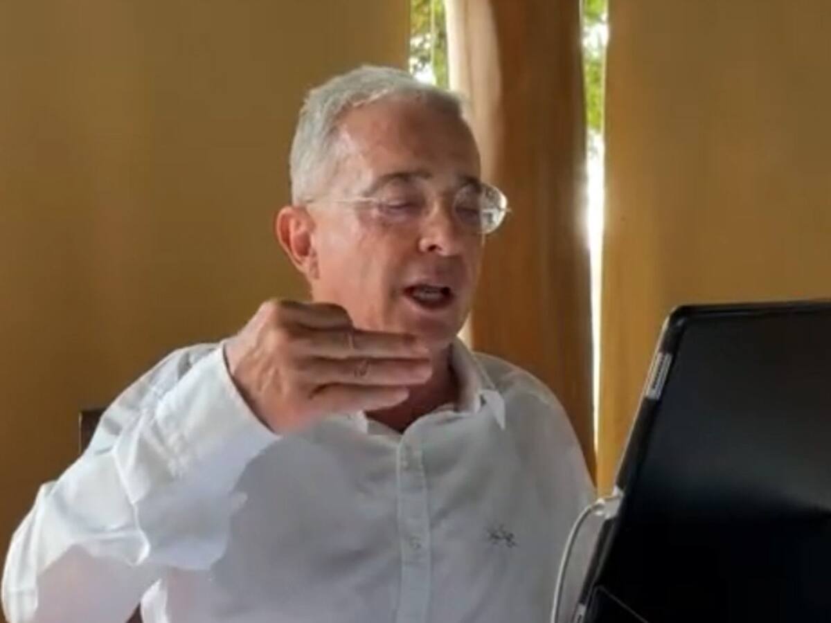 Uribe denuncia que Cepeda sería contribuyente de ONG que dio dinero a familia de Monsalve