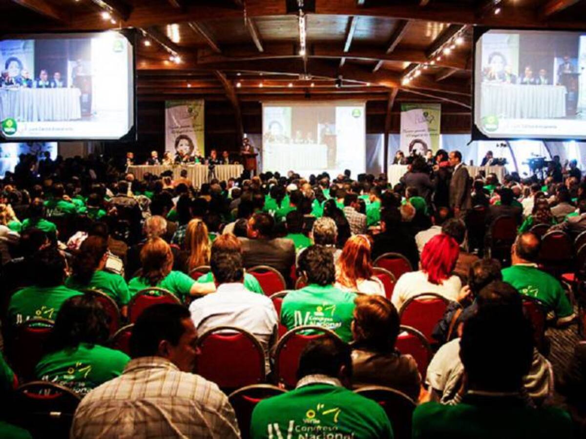 Alianza Verde inicia en Medellín campaña por el SÍ para refrendar acuerdos de La Habana