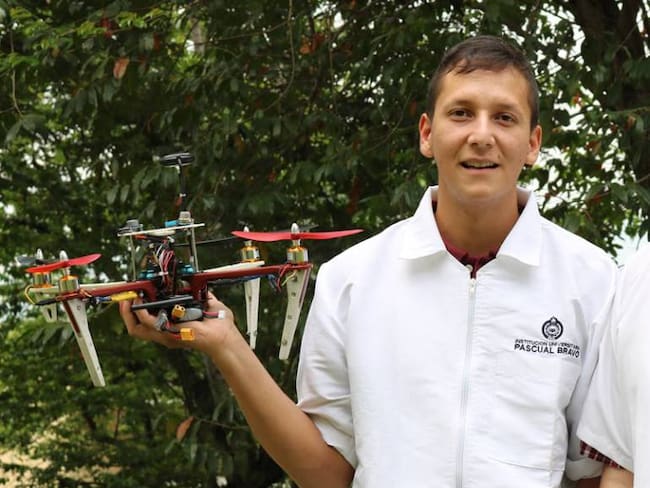 Bautizan Cartagena 1 el dron ambiental creado por estudiante asesinado en Medellín