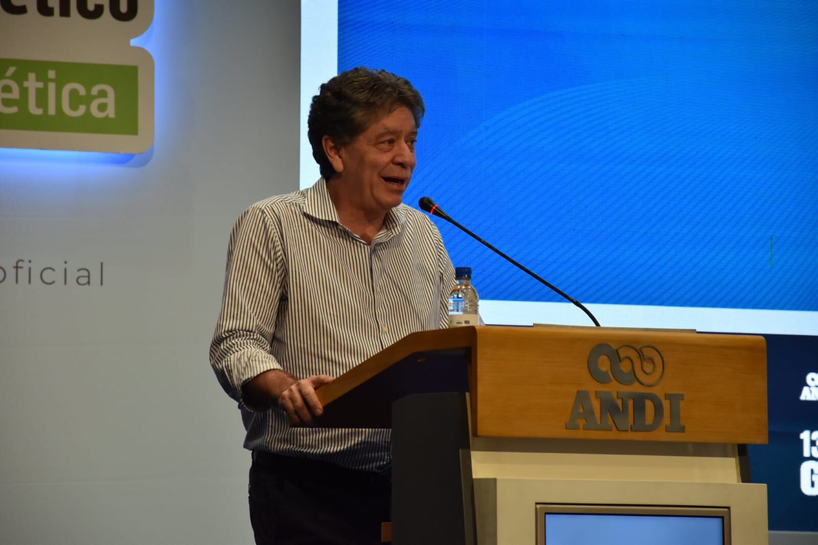 Presidente de la ANDI, Bruce Mac Master