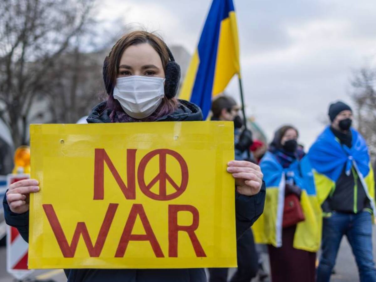 Ucrania pidió a Rusia que retire las tropas de su frontera y dialogue