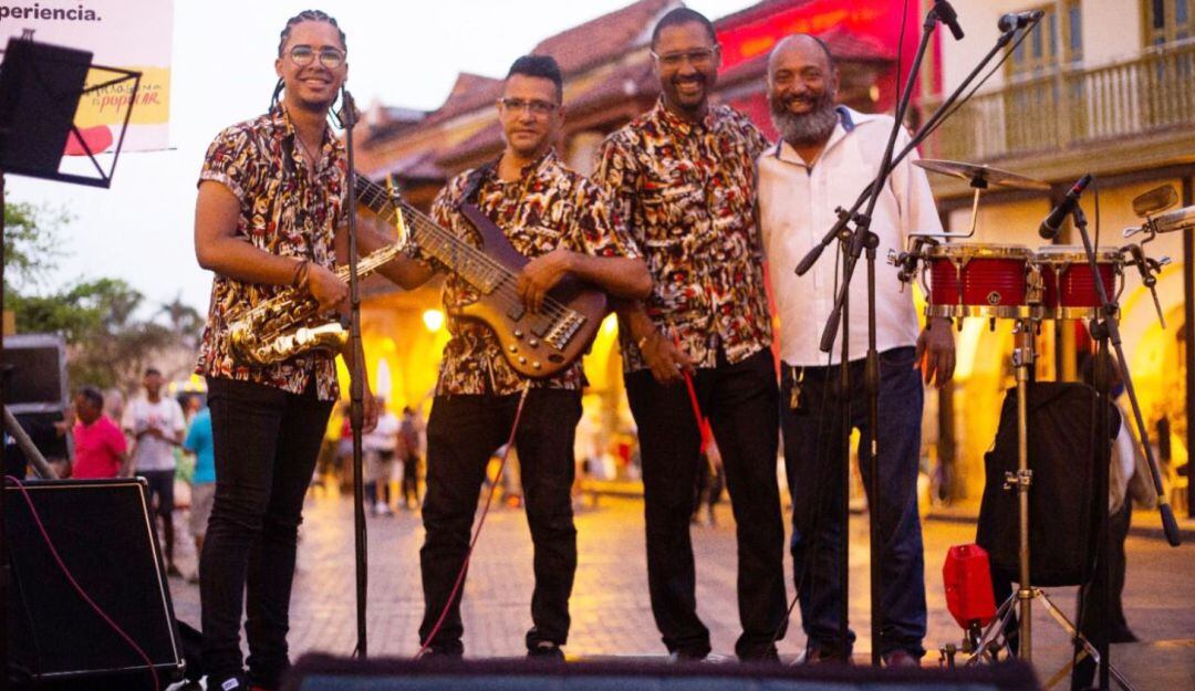 Todas las noches se realizarán presentaciones artísticas y musicales y a diario se desarrollarán jornadas lúdicas con juegos de mesa