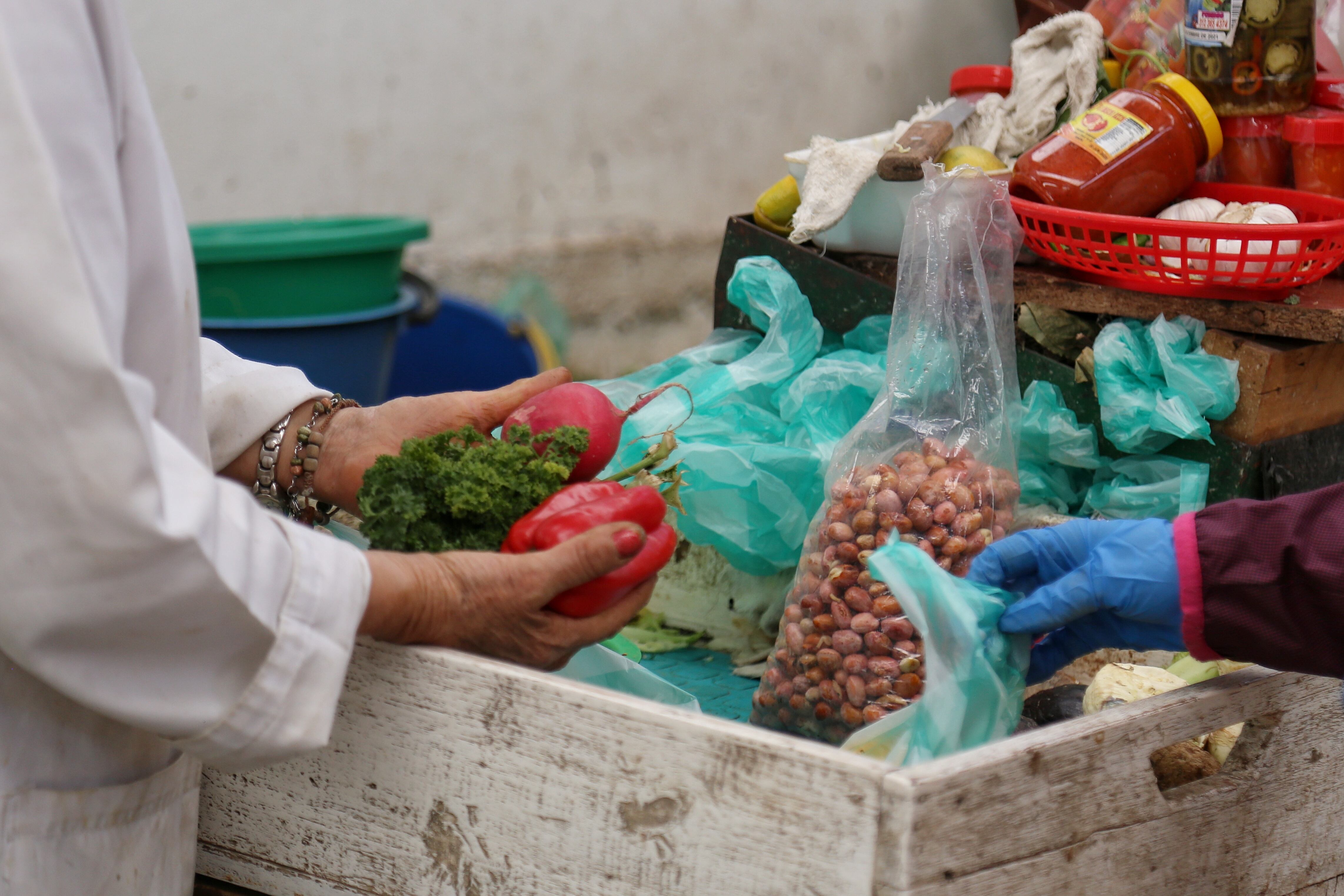 Personero de Málaga denuncia incumplimientos de mercado a menores