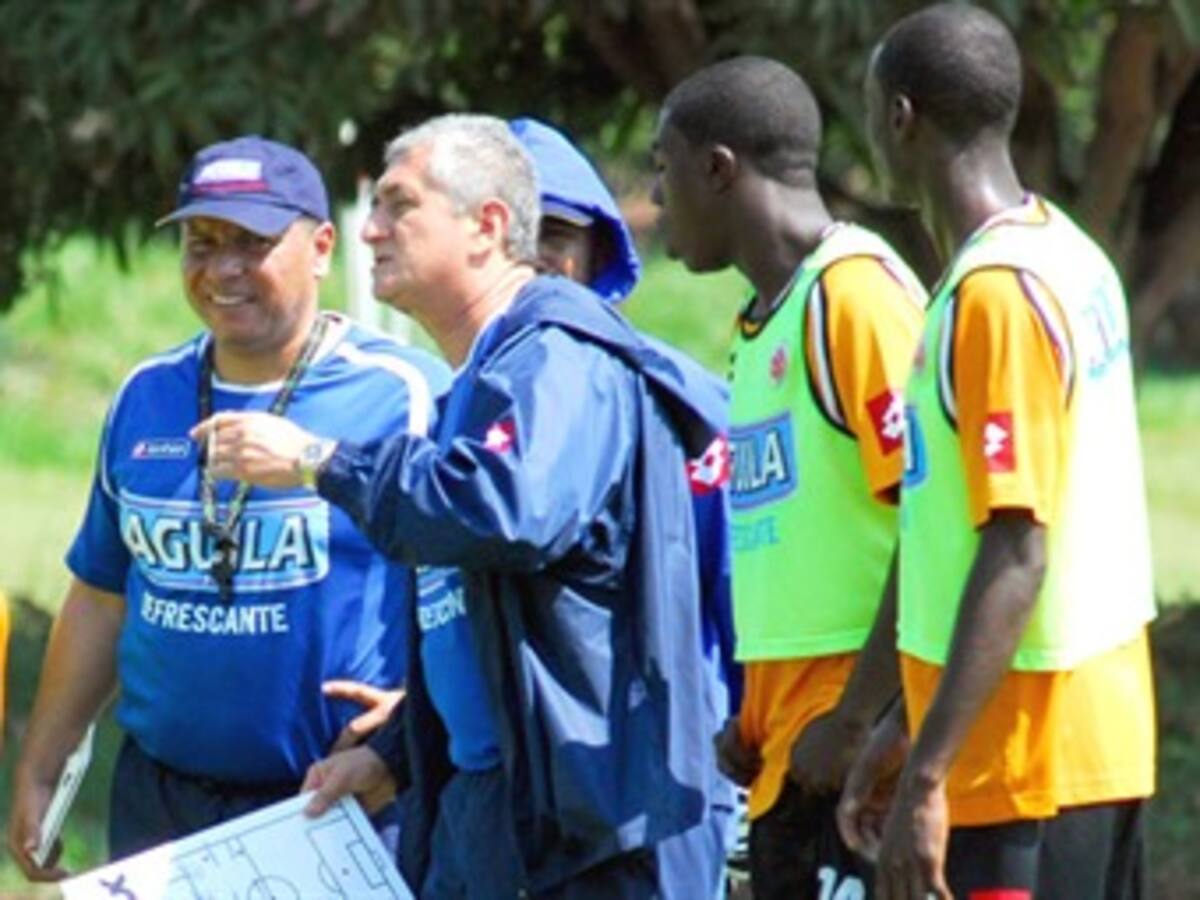 Colombia entrena en Bogotá para el Sudamericano de fútbol sub 20 en Perú