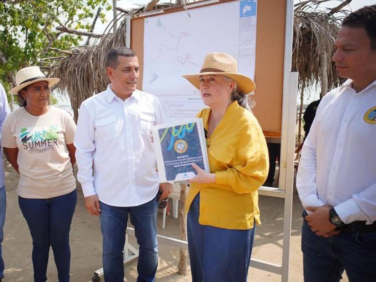 Zona insular de Cartagena contará con acueducto: Alcalde entregó proyecto a Minvivienda
