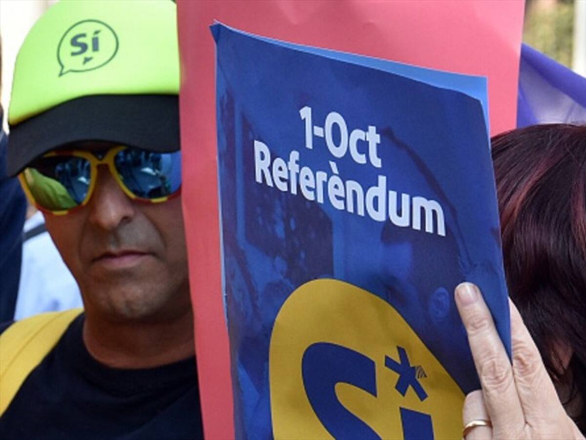 Fitch plantea rebajar nota de la deuda de Cataluña