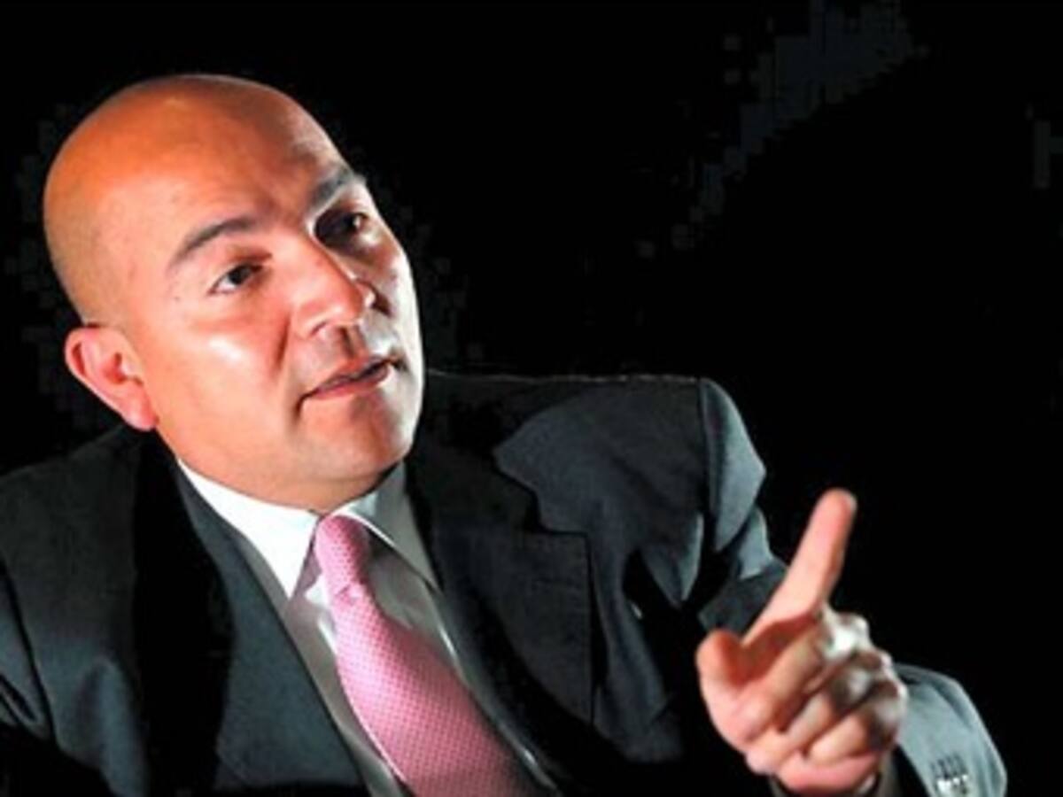 Contraloría pedirá medida de aseguramiento contra Julio Gómez