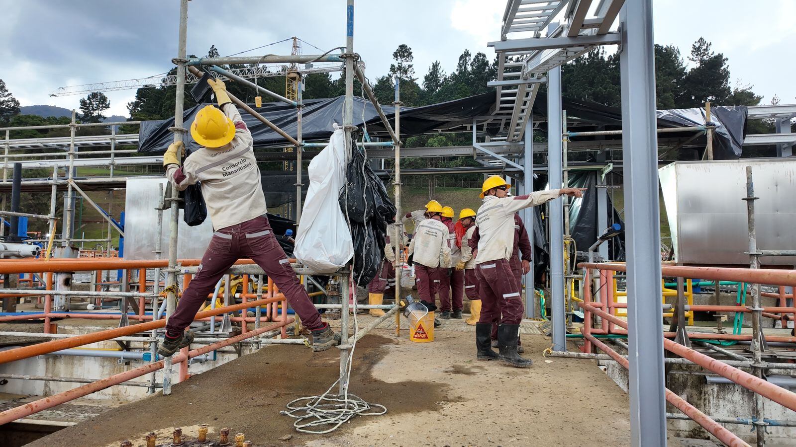 Mantenimiento en la Planta Manantiales de EPM. Cortesía: Empresas Públicas de Medellín.