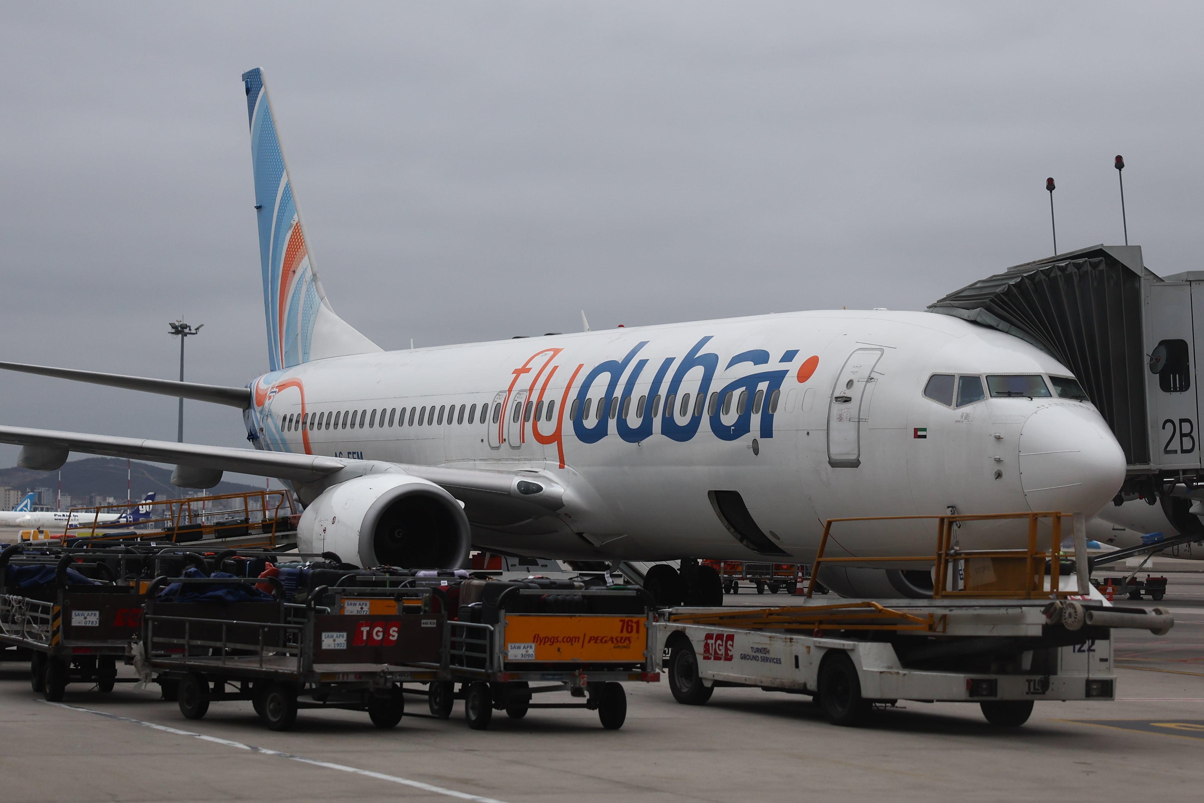 Flydubai plane is seen at Sabiha Gokcen International Airport in Istanbul. Imagen tomada de Getty Imagenes (Crédito: NurPhoto / Colaborador)