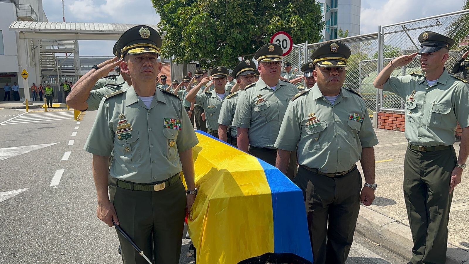 Patrullero asesinado en Cauca era santandereano: Su cuerpo fue traído a Bucaramanga. Foto: Policía Mebuc.