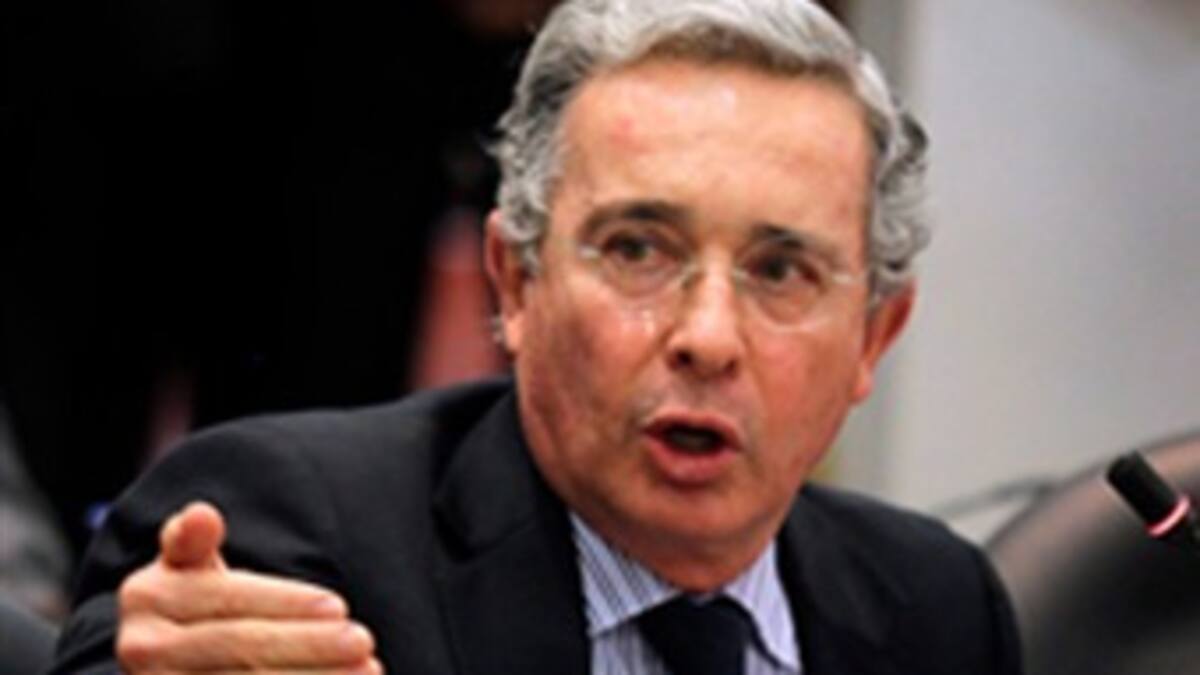 Uribe podría ser conducido si no cumple citación a la Fiscalía