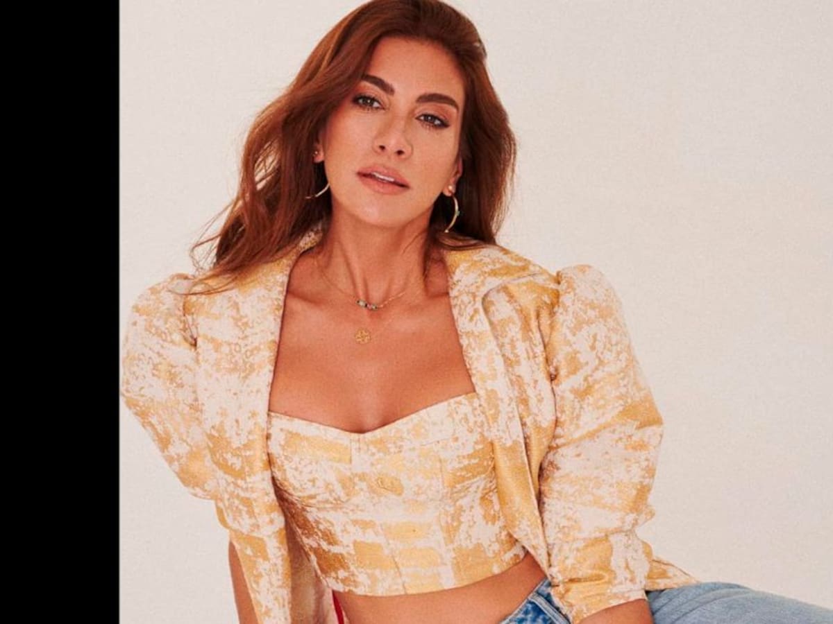“Nada se te ve vulgar”, le dicen a Andrea Serna por su vestido transparente