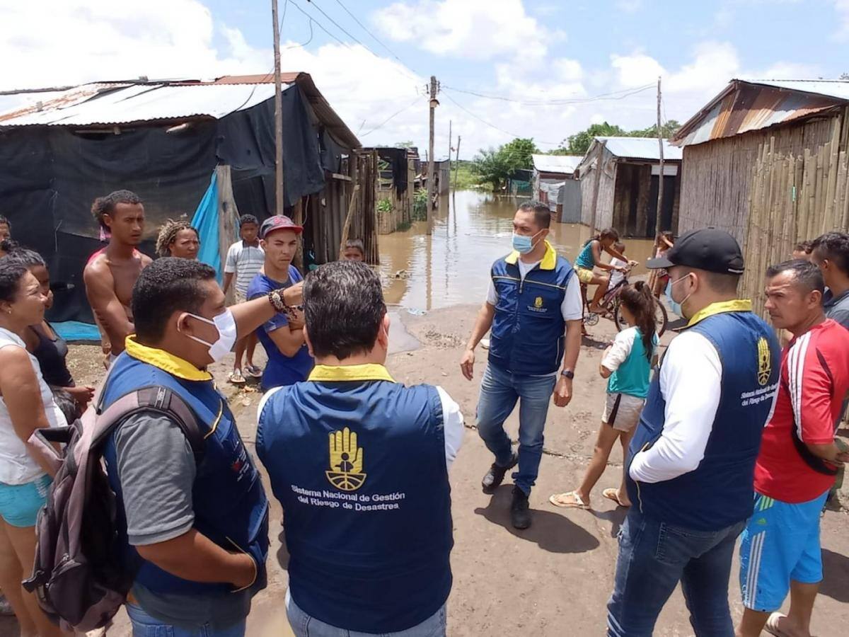 Más de mil personas no han recibido el subsidio de damnificados por lluvias en Santander. ¿Por qué?