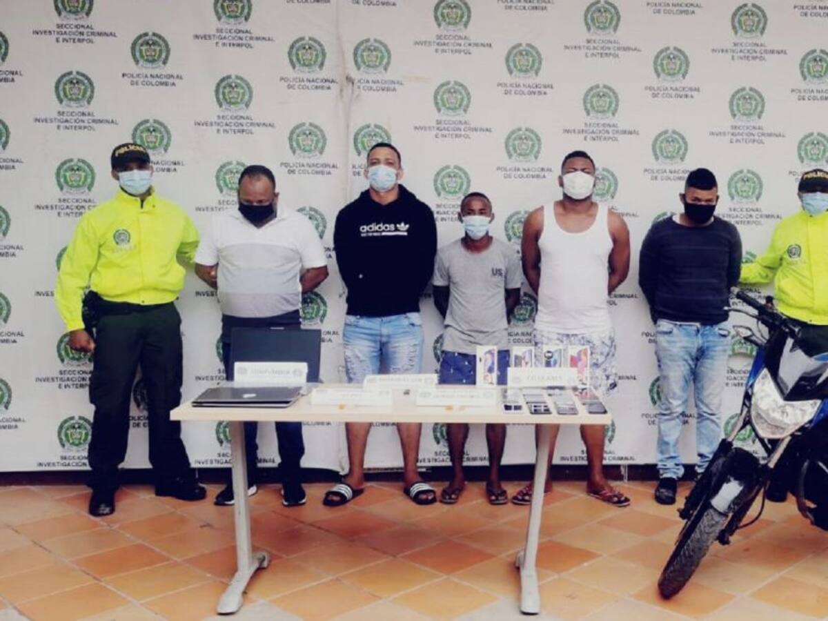Casa por cárcel para presuntos autores de robo de celulares en Cartagena