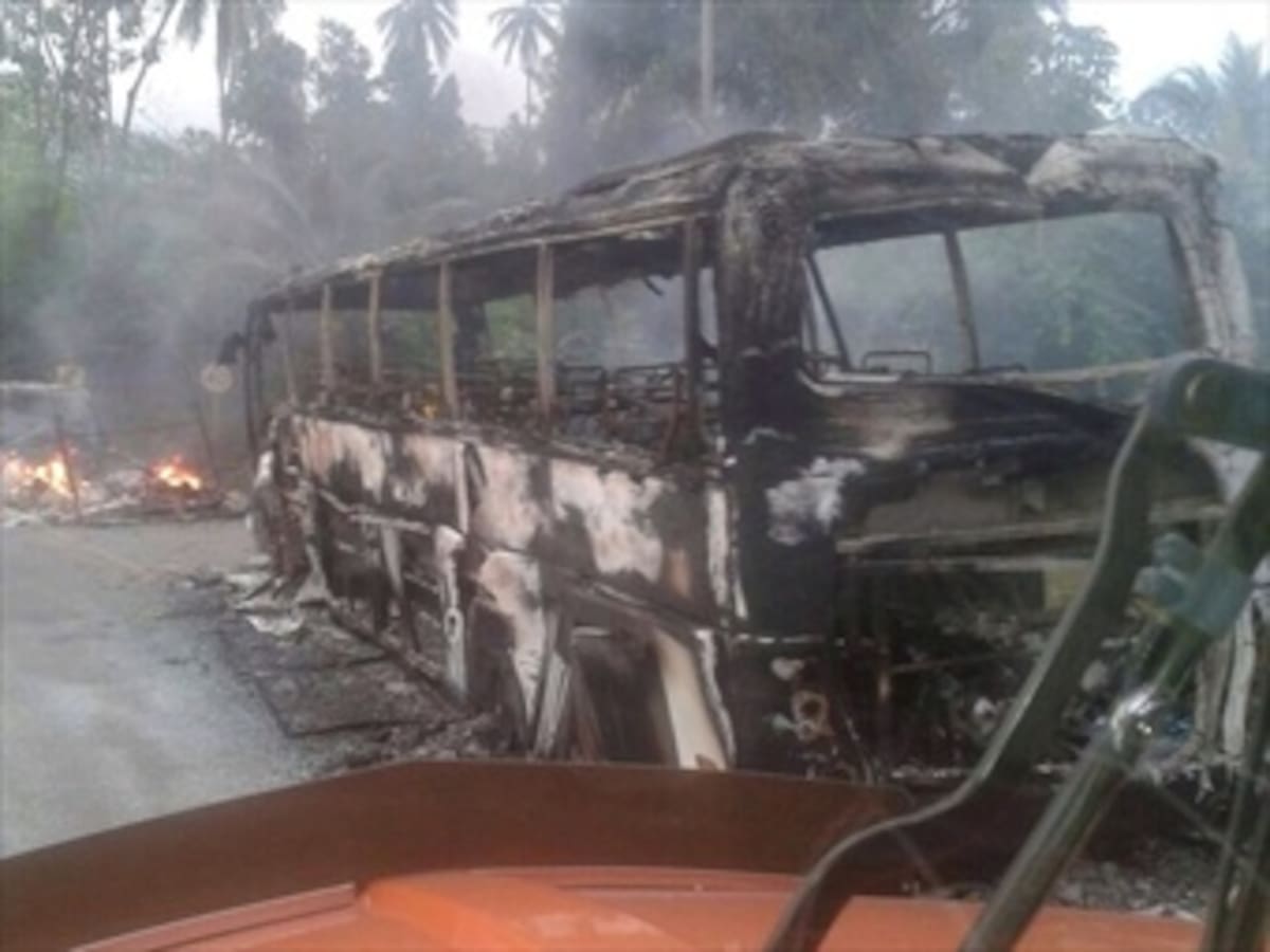 Incineraron bus de transporte especial en San Andrés de Cuerquia, Antioquia