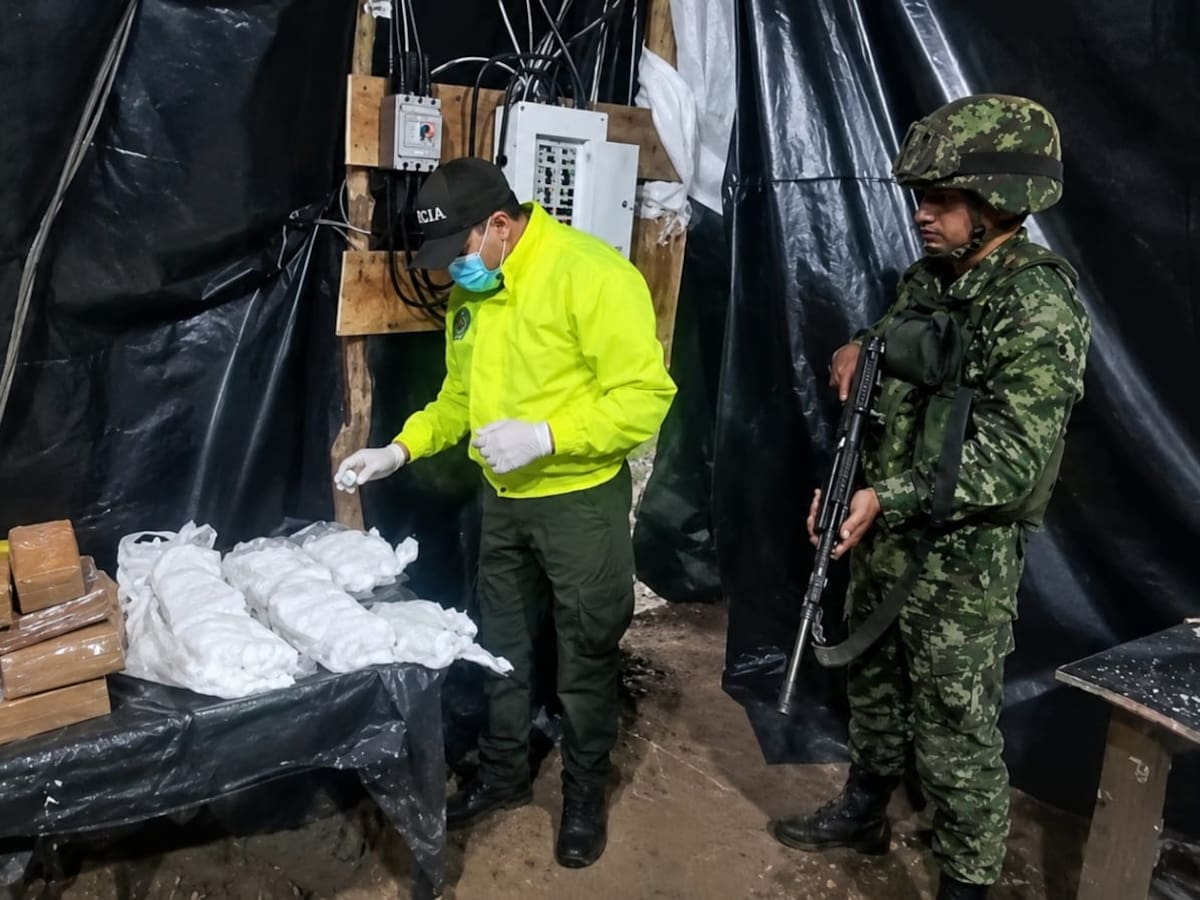 El Ejército destruyó un laboratorio de cocaína del ELN en el sur del Cauca