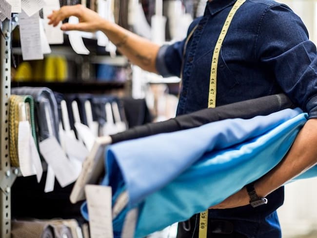 Jaime Cabal, presidente de Fenalco, aseguró que la expedición del borrador de Decreto arancelario para el sector textil y confecciones obedece a razones políticas y no economistas. Foto: Getty Images / LUIS ÁLVAREZ