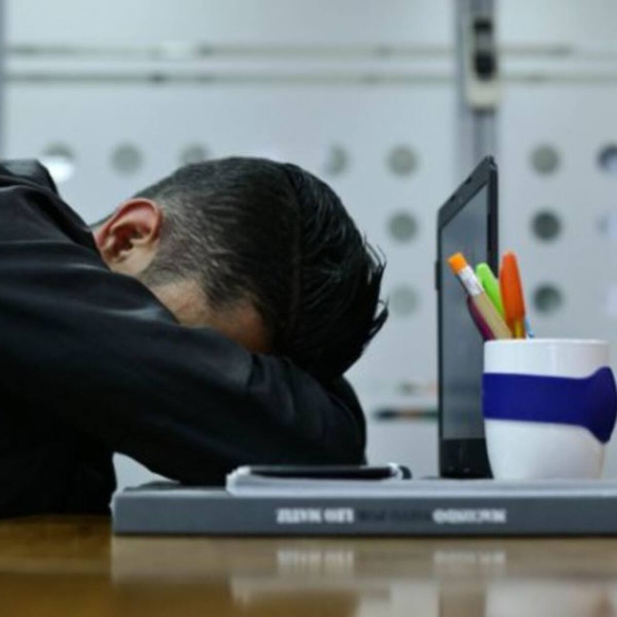 Psicólogos advierten que médicos podrían afrontar problemas mentales