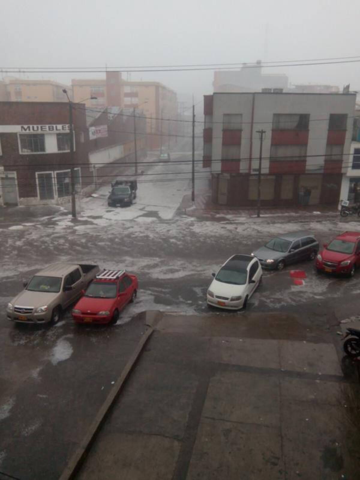 Se presentan emergencias en la capital colombiana tras fuertes lluvias que se presentaron en horas de la tarde del domingo.