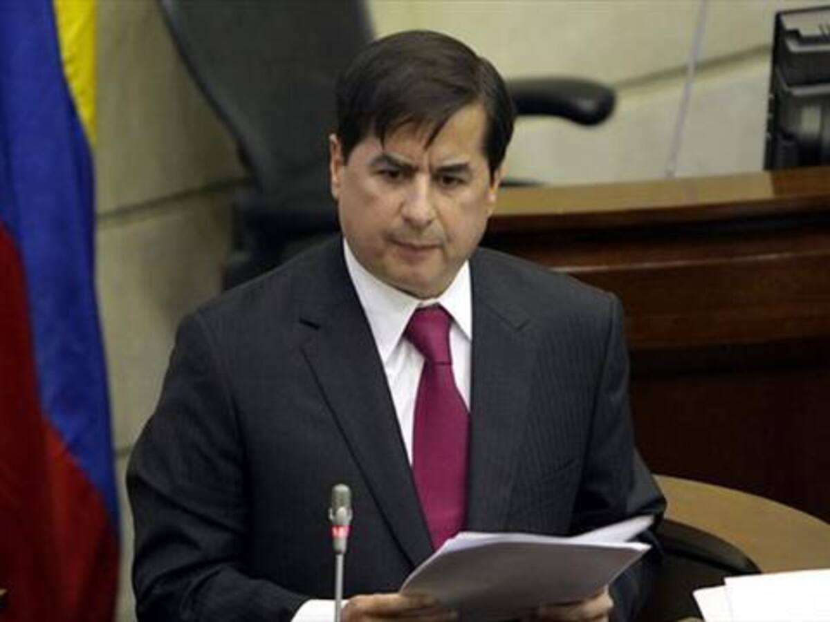 Juan Fernando Cristo será el nuevo ministro del Interior