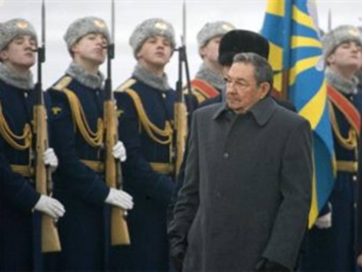 El presidente cubano Raúl Castro llega a Moscú en visita oficial de siete días